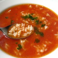 O 12.20 zapraszamy wszystkich uczniów i pracowników na pyszną zupę pomidorową