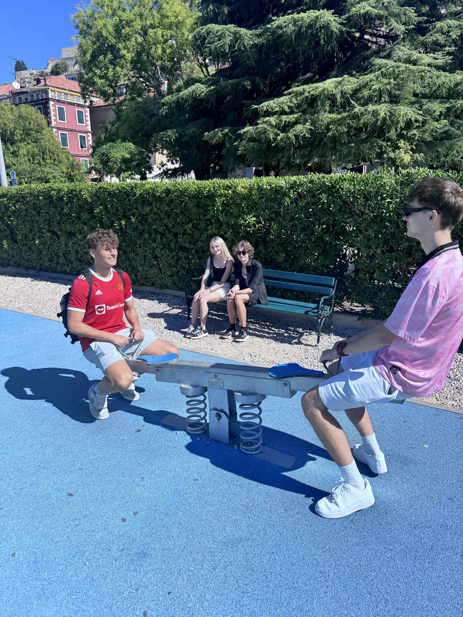 550692127_122157388460747927_4253384853061324304_n