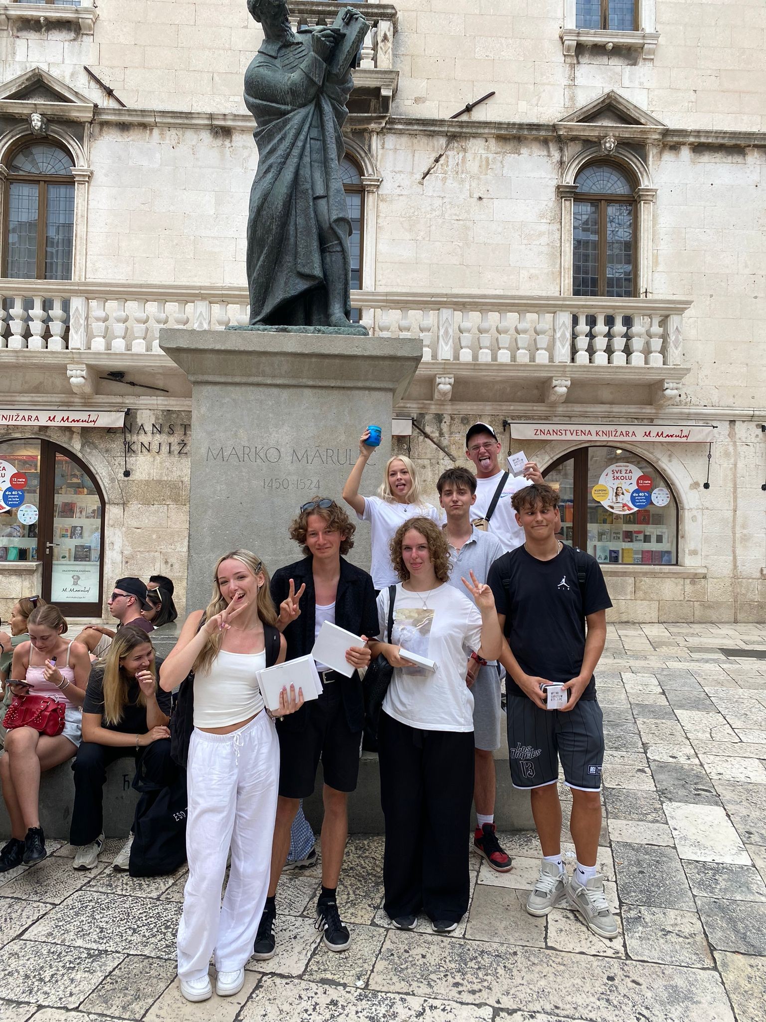 550714664_122157948176747927_7074987164705319627_n