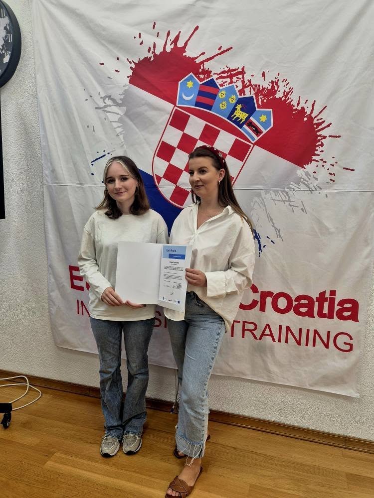 552994498_122158468082747927_5220144566271493740_n