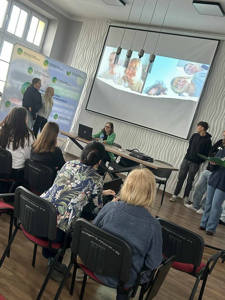 588714591_122169768080747927_5411022107006485502_n